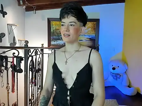 Zulyhenao online show from November 27, 2025, 11:32 am