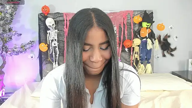 Snapshot of Nahomycarterr chatting on October 17, 2025, 7:48 pm Nahomycarterr online show from October 17, 2025, 7:48 pm