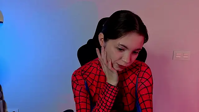 Snapshot of Show_Ray chatting on December 5, 2025, 4:27 pm Show Ray online show from December 5, 2025, 4:27 pm