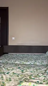 Snapshot of Evelyn39 chatting on October 9, 2025, 2:06 pm Evelyn39 online show from October 9, 2025, 2:06 pm