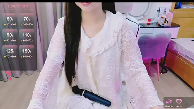 Snapshot of _Aria_Moonie chatting on July 17, 2026, 2:42 am Aria Moonie online show from July 17, 2026, 2:42 am