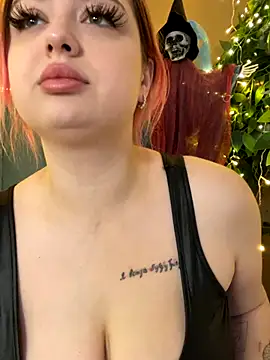 Snapshot of KellyMoors chatting on November 1, 2025, 1:23 am KellyMoors online show from November 1, 2025, 1:23 am