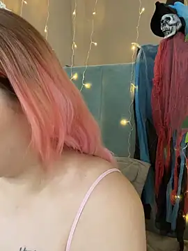 Snapshot of KellyMoors chatting on October 30, 2025, 1:15 am KellyMoors online show from October 30, 2025, 1:15 am