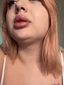 KellyMoors online show from March 19, 2026, 1:16 am