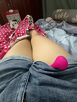 Lili 2love online show from December 19, 2025, 1:13 pm