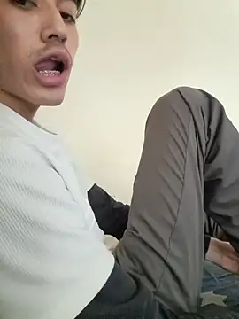 DanielTorres1 online show from February 12, 2026, 10:31 pm