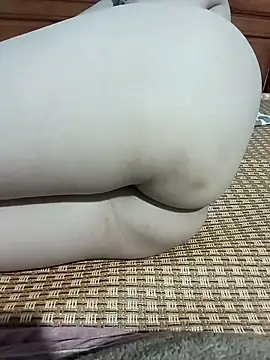 Snapshot of tulip-bae chatting on November 1, 2025, 2:07 am tulip-bae online show from November 1, 2025, 2:07 am