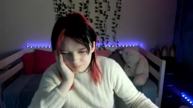 Snapshot of shy_elina01 chatting on November 22, 2025, 2:21 am shy elina01 online show from November 22, 2025, 2:21 am