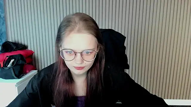 Snapshot of shy_elina01 chatting on October 7, 2025, 10:38 am shy elina01 online show from October 7, 2025, 10:38 am