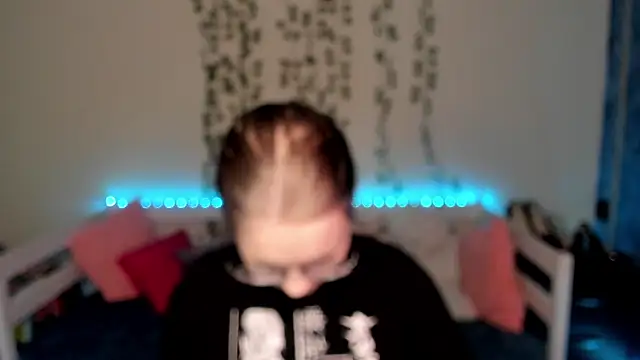 Snapshot of shy_elina01 chatting on October 12, 2025, 12:28 pm shy elina01 online show from October 12, 2025, 12:28 pm