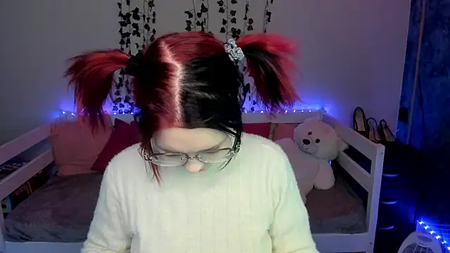 Snapshot of shy_elina01 chatting on November 13, 2025, 9:02 am shy elina01 online show from November 13, 2025, 9:02 am