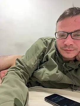 viktor1992-1-1 online show from February 24, 2026, 7:48 pm