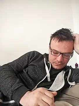 Snapshot of viktor1992-1-1 chatting on April 23, 2026, 7:59 am viktor1992-1-1 online show from April 23, 2026, 7:59 am