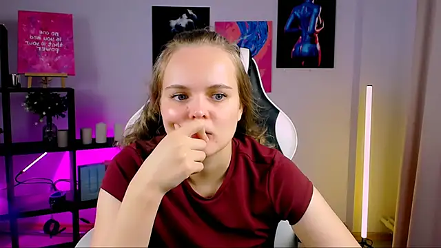 Snapshot of MargoBlonde chatting on November 7, 2025, 2:49 am MargoBlonde online show from November 7, 2025, 2:49 am