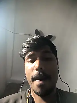 Snapshot of honestbbadboy chatting on December 17, 2025, 2:22 pm honestbbadboy online show from December 17, 2025, 2:22 pm