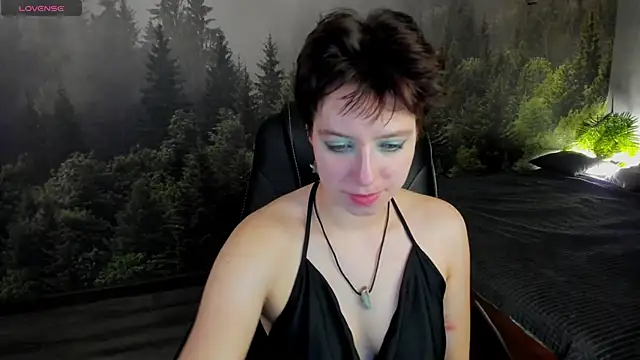 Sara Frayer online show from December 1, 2025, 1:17 am