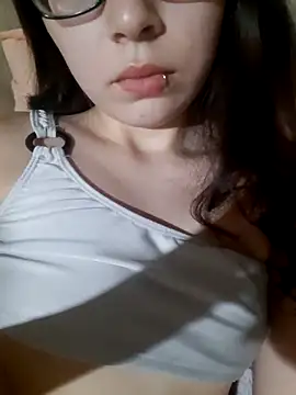 Snapshot of miaahot69 chatting on February 20, 2026, 6:10 am miaahot69 online show from February 20, 2026, 6:10 am