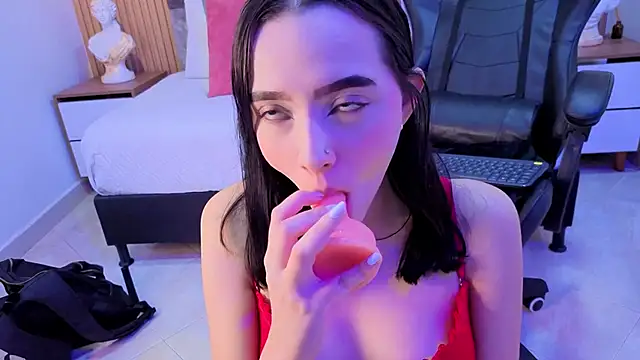 Snapshot of angel__kiss chatting on October 20, 2025, 11:55 am angel kiss online show from October 20, 2025, 11:55 am