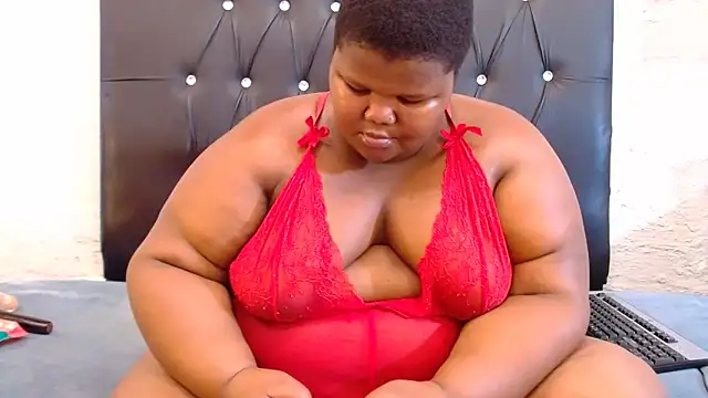 LadyBear2002 online show from March 25, 2026, 4:06 pm