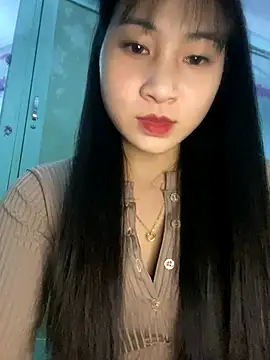 Snapshot of banlinh004 chatting on December 14, 2025, 2:55 pm banlinh004 online show from December 14, 2025, 2:55 pm