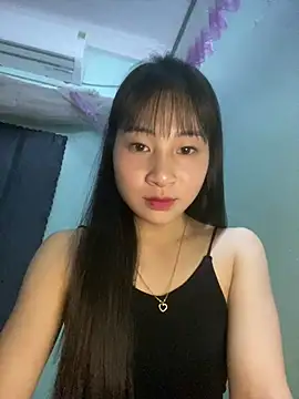 Snapshot of banlinh004 chatting on April 14, 2026, 2:11 pm banlinh004 online show from April 14, 2026, 2:11 pm