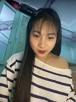 Snapshot of banlinh004 chatting on December 17, 2025, 2:22 pm banlinh004 online show from December 17, 2025, 2:22 pm