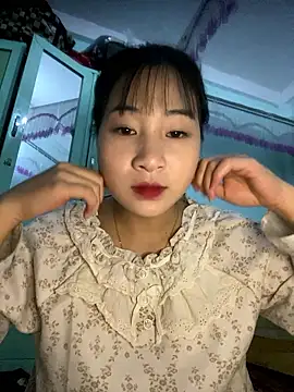 Snapshot of banlinh004 chatting on January 13, 2026, 11:14 am banlinh004 online show from January 13, 2026, 11:14 am