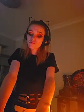 lonely Cosplay chick online show from November 1, 2025, 6:02 pm