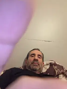 hakannazli online show from November 6, 2025, 4:11 pm