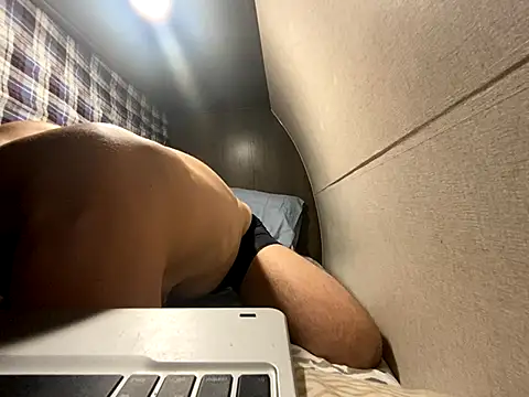 Snapshot of mcxxx87 chatting on November 7, 2025, 4:06 am mcxxx87 online show from November 7, 2025, 4:06 am