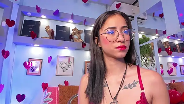 Alana Martinez  online show from February 2, 2026, 12:48 pm