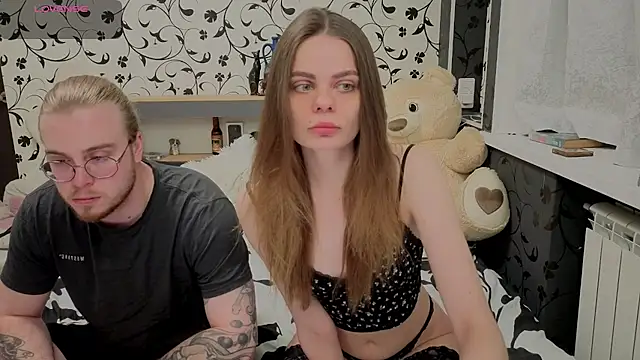 xAlisontiny online show from April 10, 2026, 7:54 pm