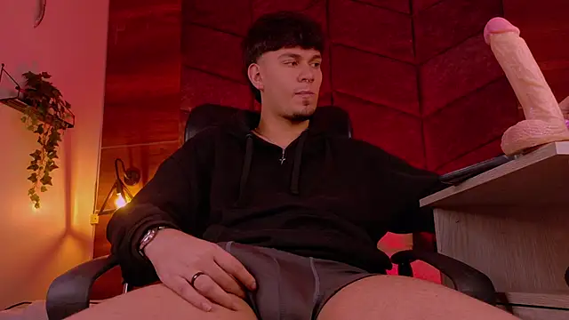 Snapshot of LiamThunder05_ chatting on November 7, 2025, 2:49 am LiamThunder05 online show from November 7, 2025, 2:49 am