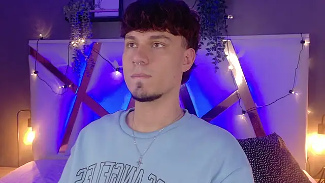 Snapshot of LiamThunder05_ chatting on November 20, 2025, 3:07 am LiamThunder05 online show from November 20, 2025, 3:07 am