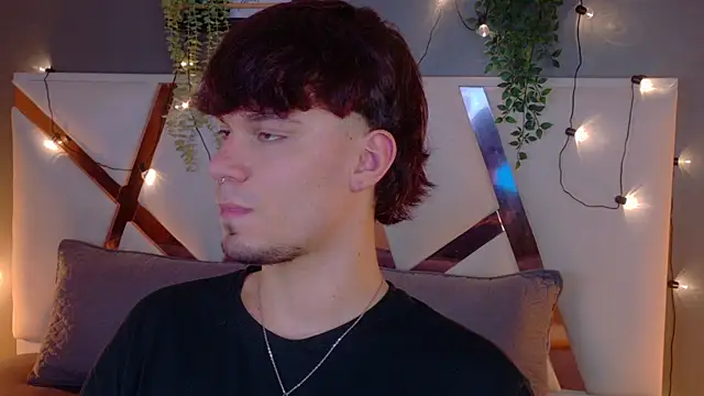 Snapshot of LiamThunder05_ chatting on December 16, 2025, 7:51 pm LiamThunder05 online show from December 16, 2025, 7:51 pm