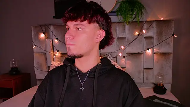 Snapshot of LiamThunder05_ chatting on November 15, 2025, 3:54 am LiamThunder05 online show from November 15, 2025, 3:54 am