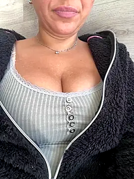 Snapshot of Daiana_Andra chatting on November 4, 2025, 10:08 am Daiana Andra online show from November 4, 2025, 10:08 am