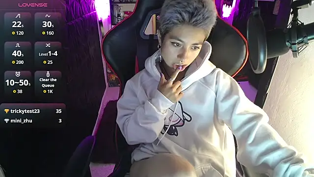 lunarichy22 online show from January 5, 2026, 5:27 pm