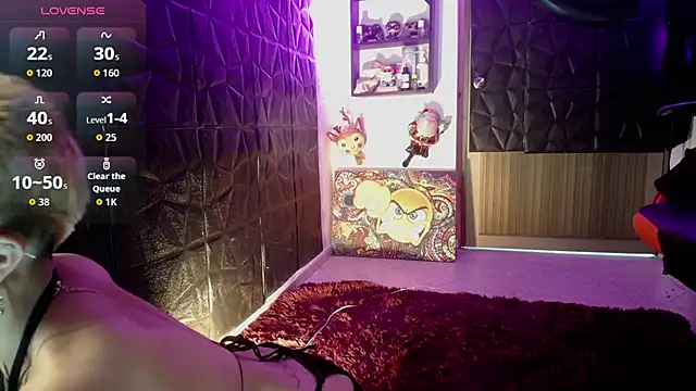 lunarichy22 online show from November 27, 2025, 8:53 pm