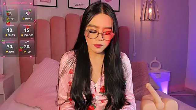 mara swan  online show from February 15, 2026, 4:06 pm