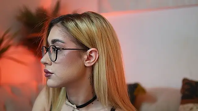 AileenKiss online show from February 21, 2026, 10:34 pm