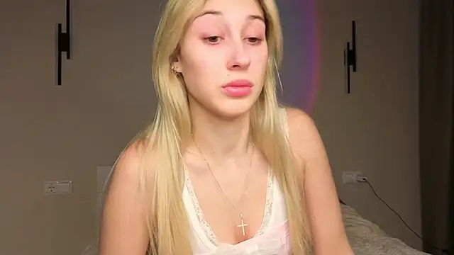 Snapshot of foxy_vivi chatting on November 12, 2025, 1:04 pm foxy vivi online show from November 12, 2025, 1:04 pm