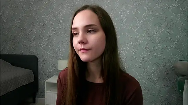 SweetSaraPie online show from October 3, 2025, 9:49 pm