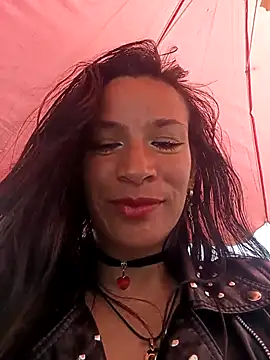 Alanna Foxx  online show from December 4, 2025, 3:11 pm