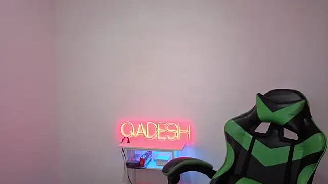 Qadeshoficial online show from April 6, 2026, 7:48 pm