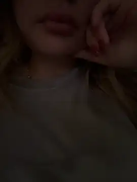 clarissetriolett online show from October 4, 2025, 4:08 pm