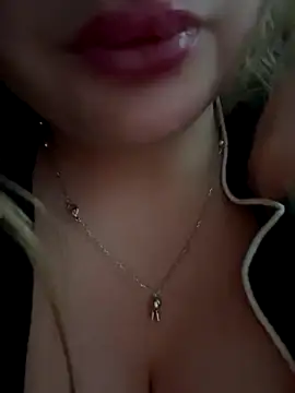 clarissetriolett online show from October 6, 2025, 9:26 pm