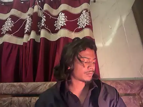 Ujjwallkumar0069 online show from December 2, 2025, 8:21 pm