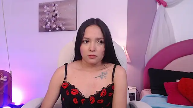 Suzy1  online show from April 15, 2026, 7:29 pm