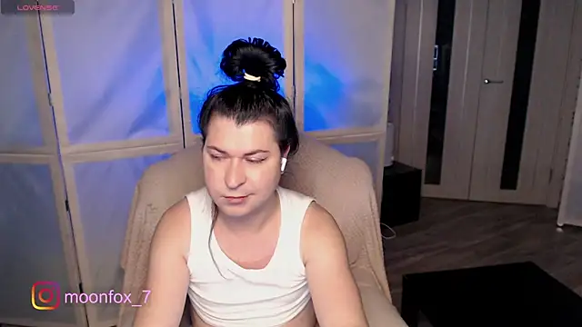 Snapshot of micromouse_mo chatting on November 30, 2025, 9:15 pm micromouse mo online show from November 30, 2025, 9:15 pm